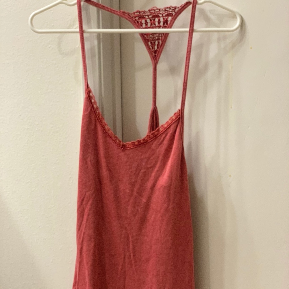 Reddish/pinkish tank top